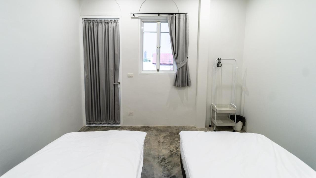 Pier 808 Hostel Банкок Екстериор снимка