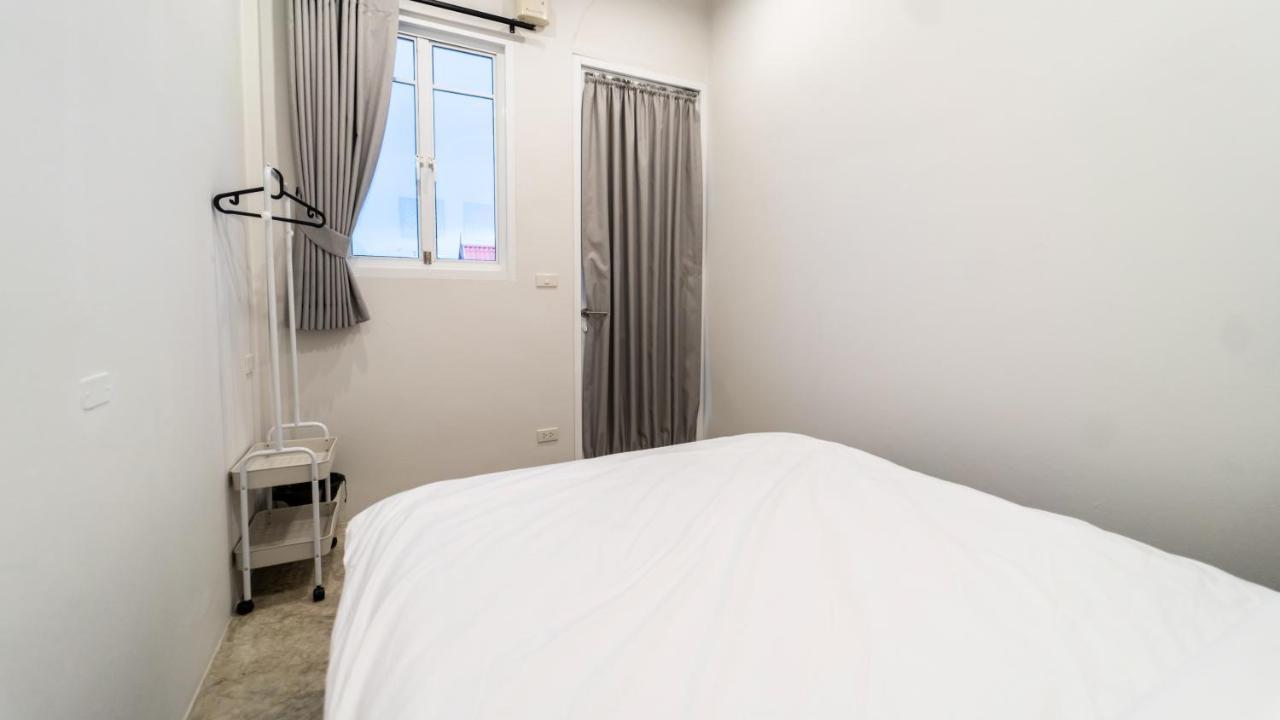 Pier 808 Hostel Банкок Екстериор снимка