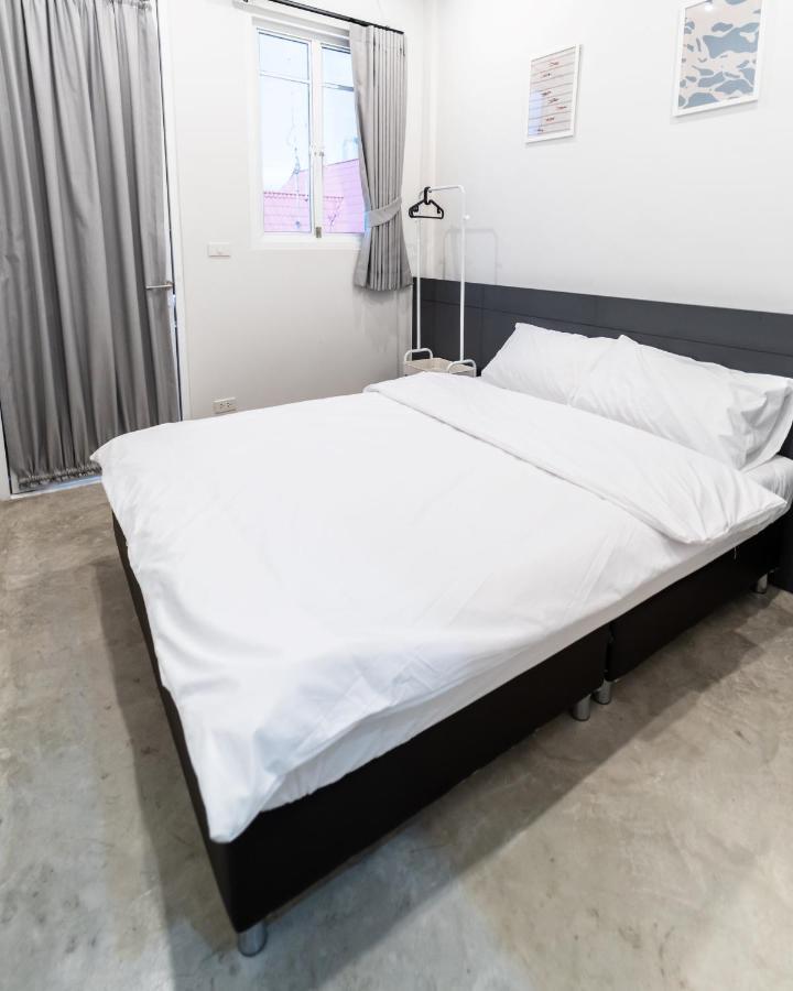 Pier 808 Hostel Банкок Екстериор снимка