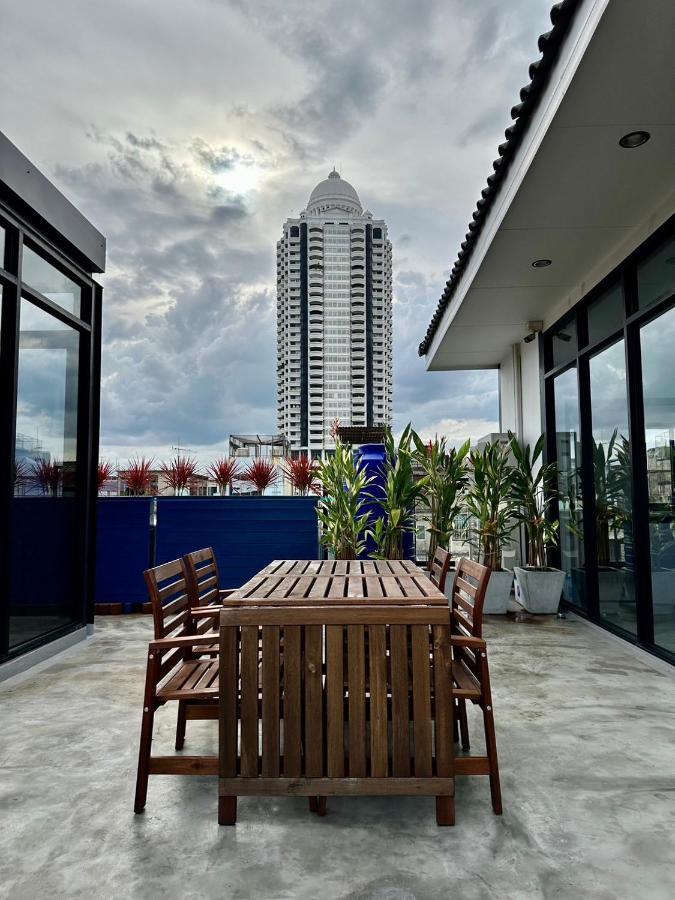 Pier 808 Hostel Банкок Екстериор снимка