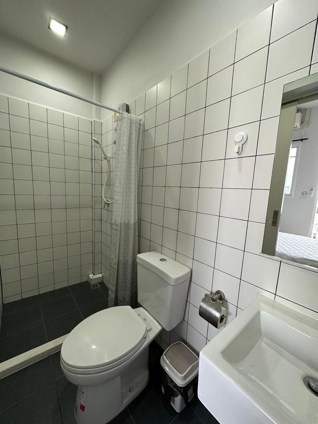 Pier 808 Hostel Банкок Екстериор снимка